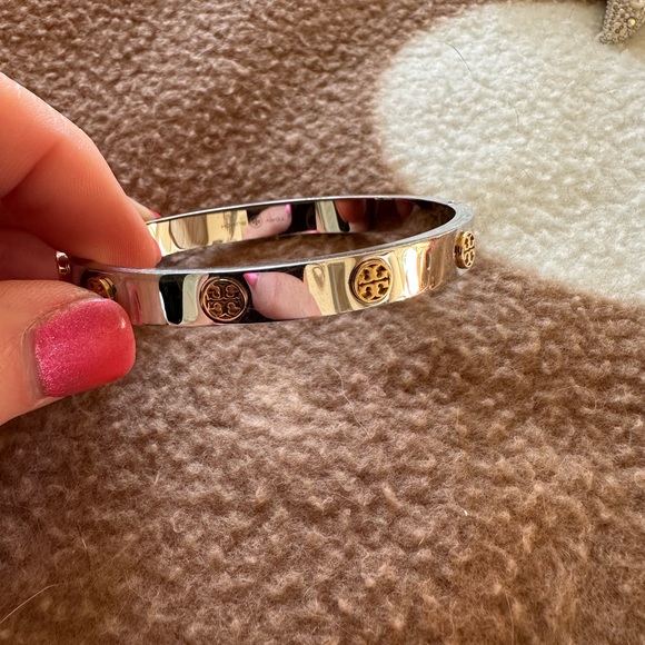 Tory Burch Multicolor Metal Bracelets. Set of 4 Authentic - Picture 5 of 5